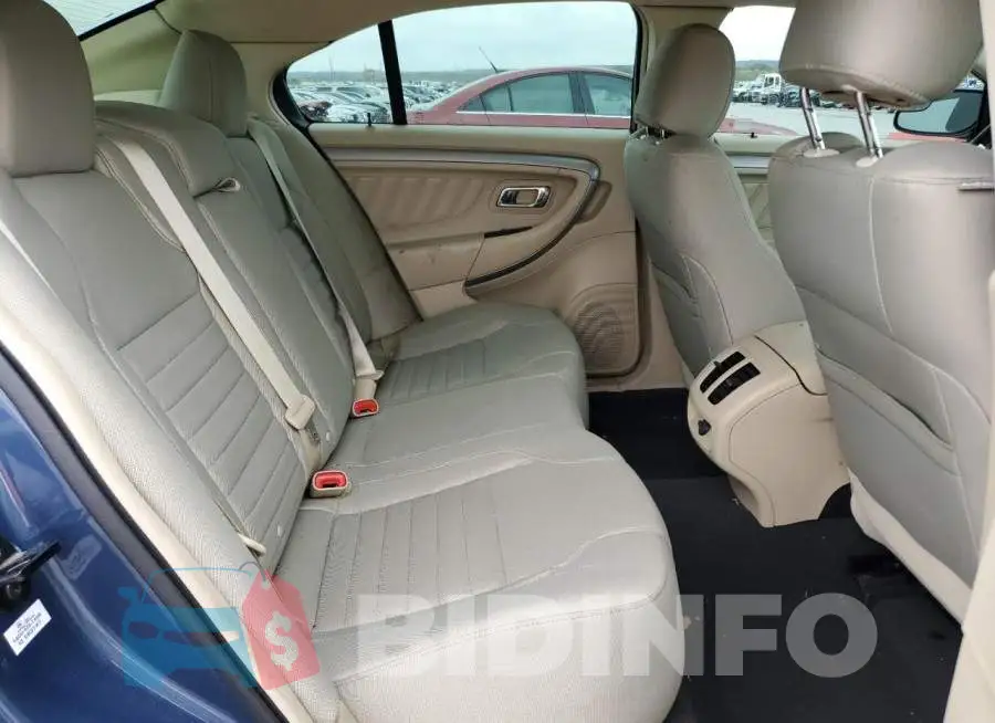 1FAHP2D82JG138793 Photo# 10