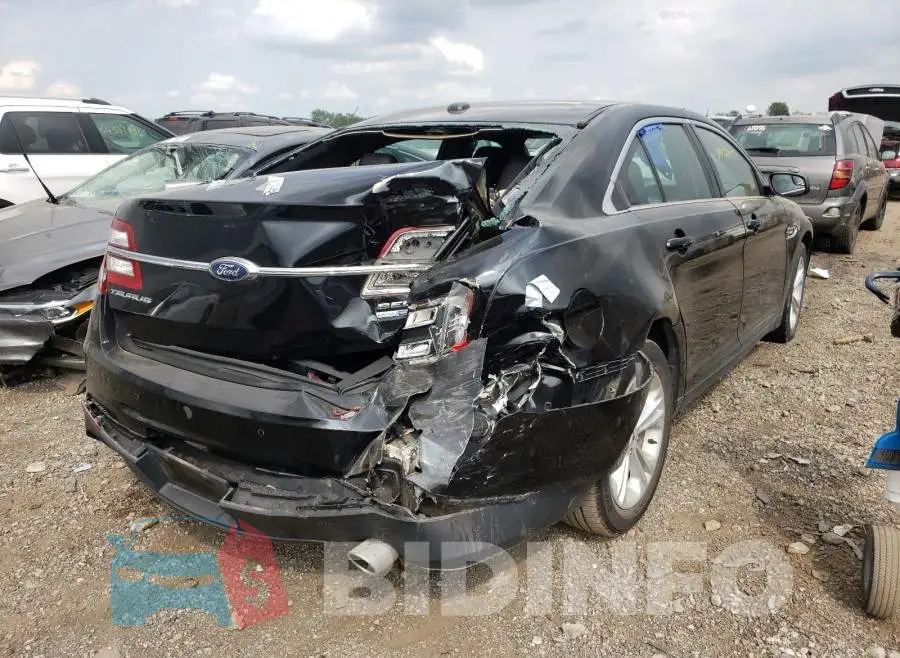 1FAHP2H82GG129143 Photo# 4