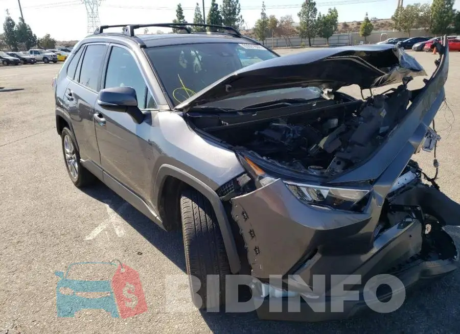 2T3A1RFV9MC216747 Photo# 1