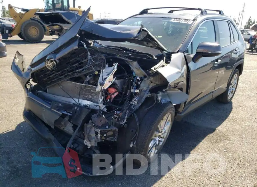 2T3A1RFV9MC216747 Photo# 2