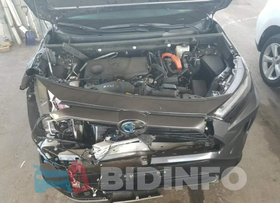 2T3E6RFV8NW033987 Photo# 11