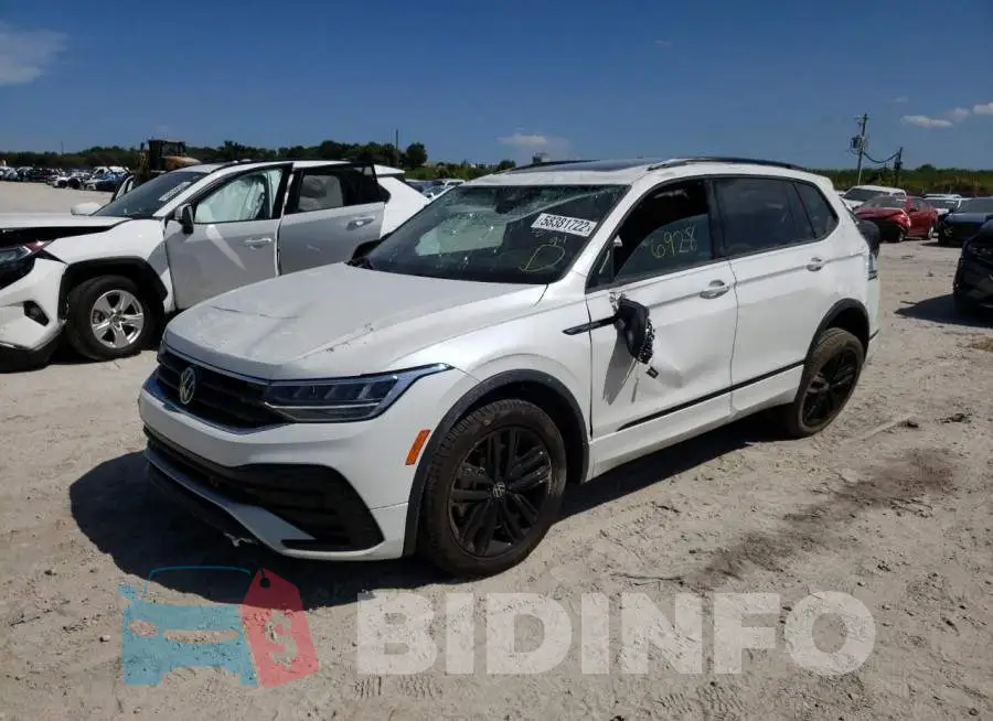 3VVCB7AX9NM058741 Photo# 2