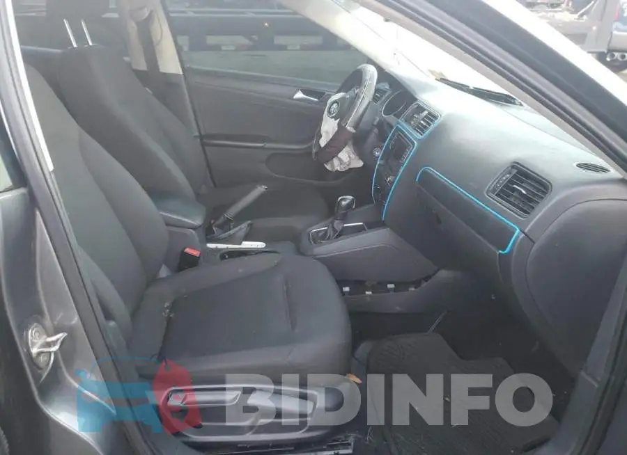 3VW267AJ7GM205083 Photo# 5