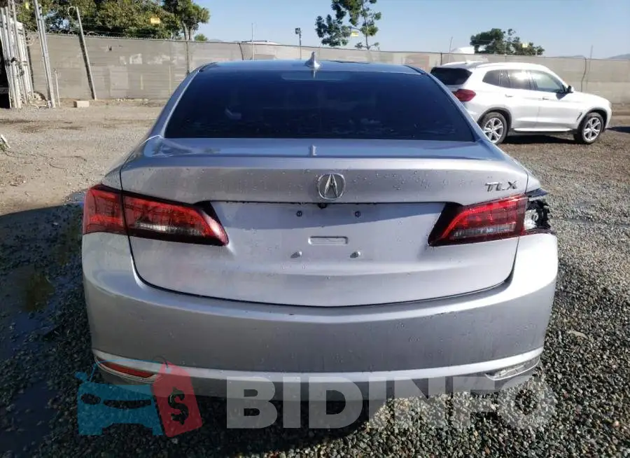 19UUB1F3XFA011627 Photo# 6