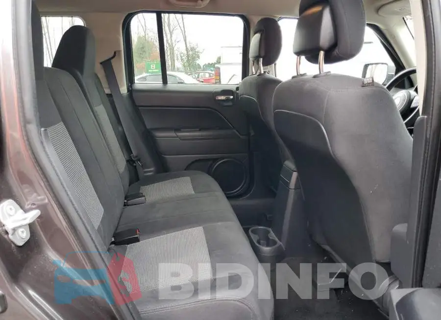 1C4NJRFB7FD176996 Photo# 11