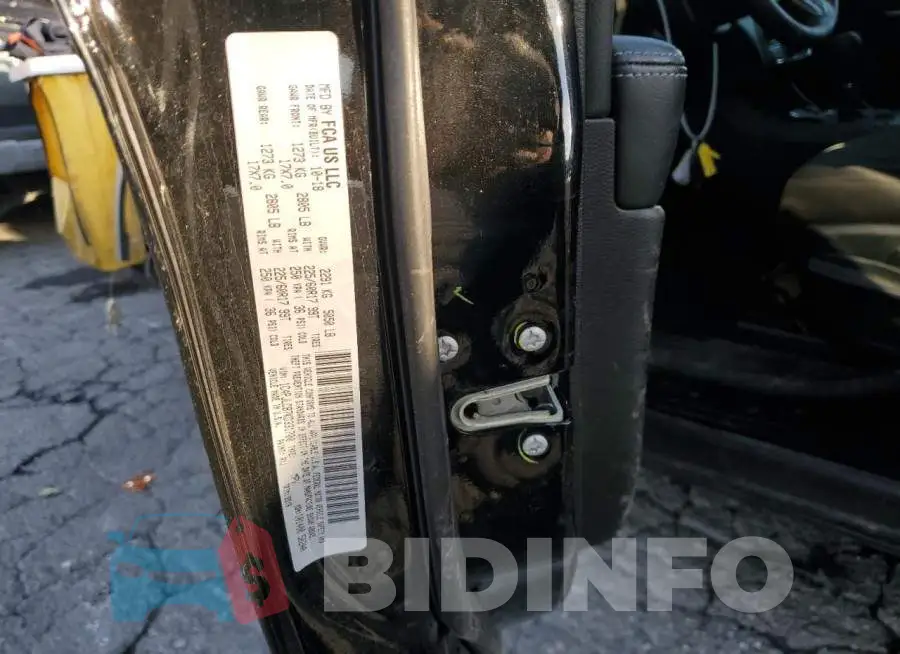 1C4PJLCB7KD331700 Photo# 12