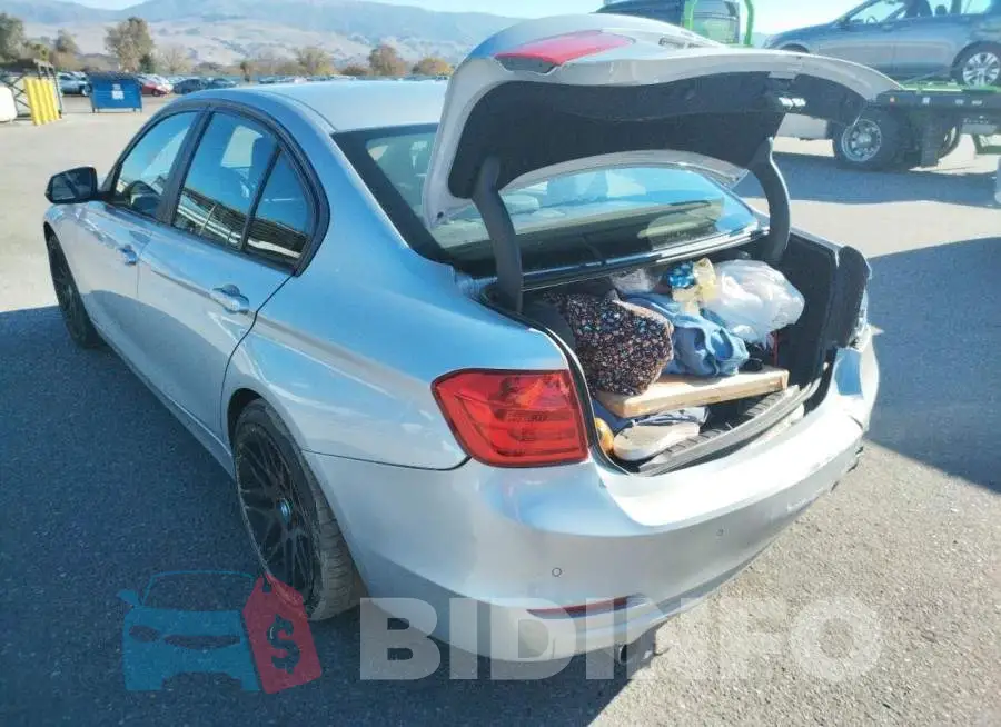 WBA3B1C52FK140968 Photo# 3