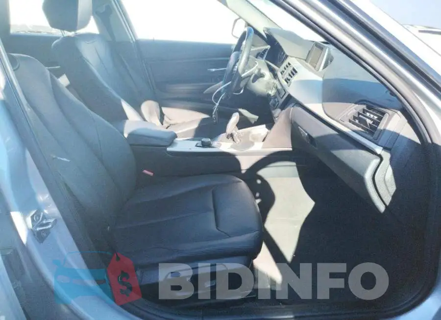 WBA3B1C52FK140968 Photo# 5