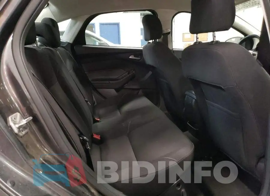 1FADP3F28HL214631 Photo# 6