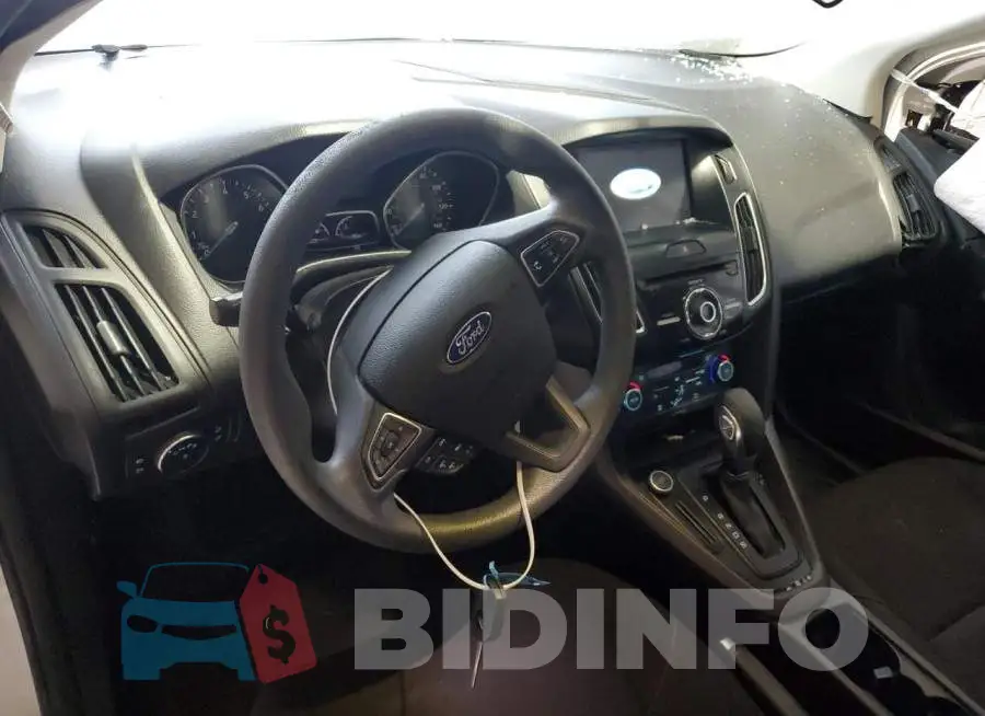 1FADP3M24HL282587 Photo# 8