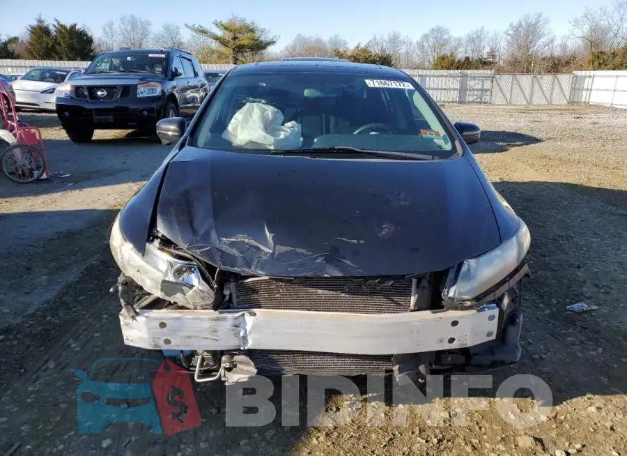 19XFB2F81EE071977 Photo# 5