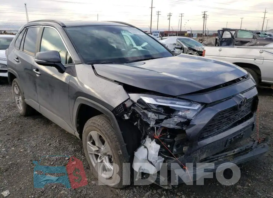 2T3P1RFV1NW283918 Photo# 4