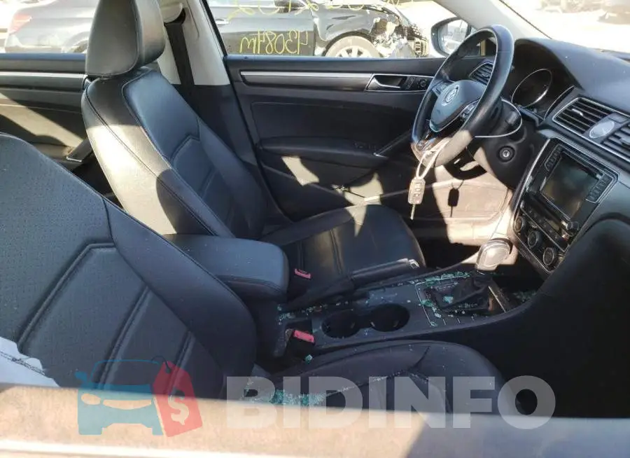1VWDT7A32HC009798 Photo# 5