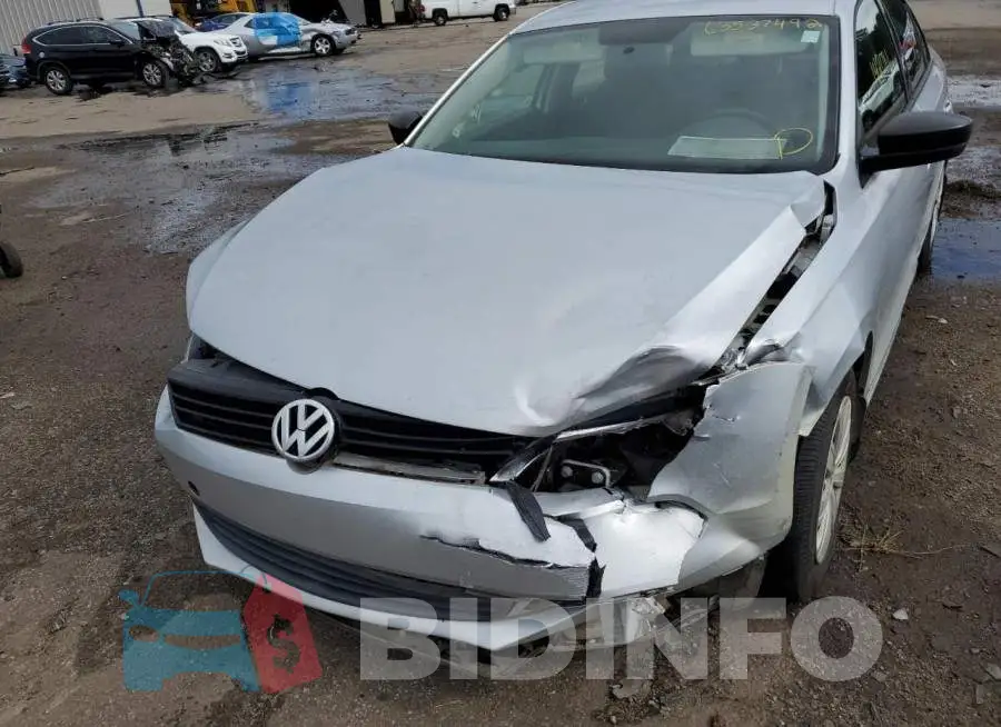 3VW2K7AJXEM318356 Photo# 9