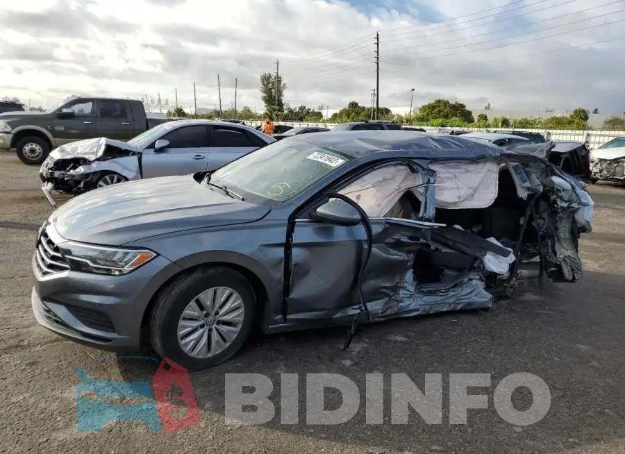 3VWCB7BU2KM238364 Photo# 1