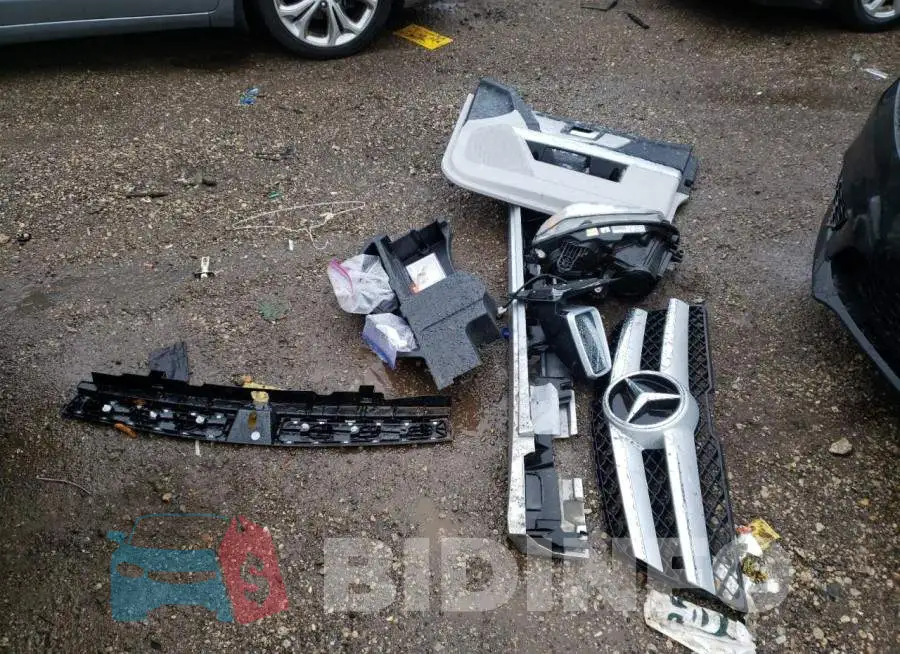 WDCGG8JB6FG338442 Photo# 13