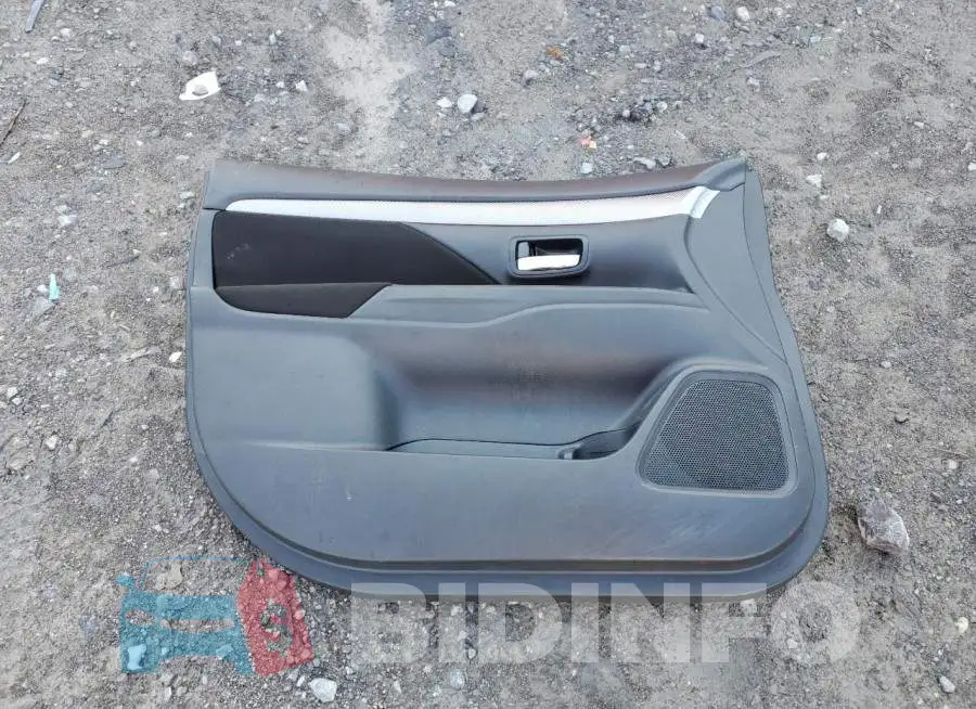JA4AD2A32JZ011943 Photo# 13