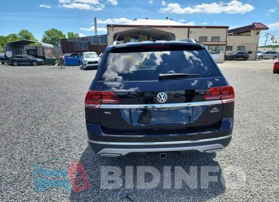 1V2MR2CA6JC570235 Photo# 11