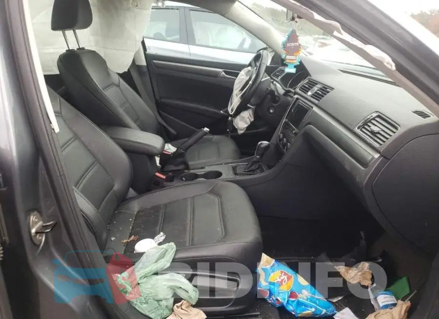 1VWDT7A30HC020976 Photo# 5