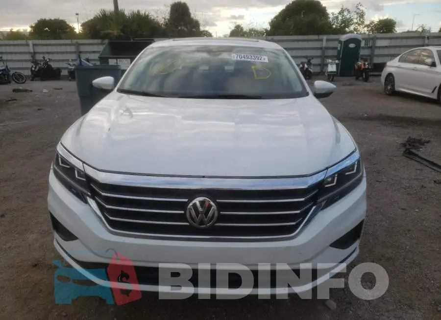 1VWSA7A37MC005561 Photo# 5