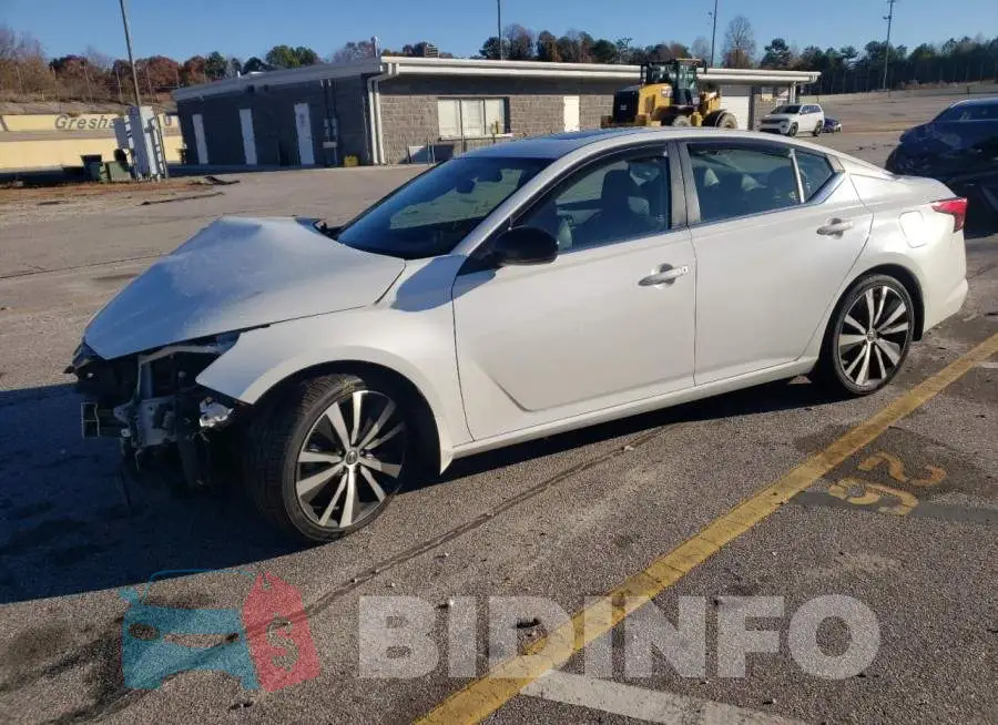 1N4BL4CV7KC169146 Photo# 1