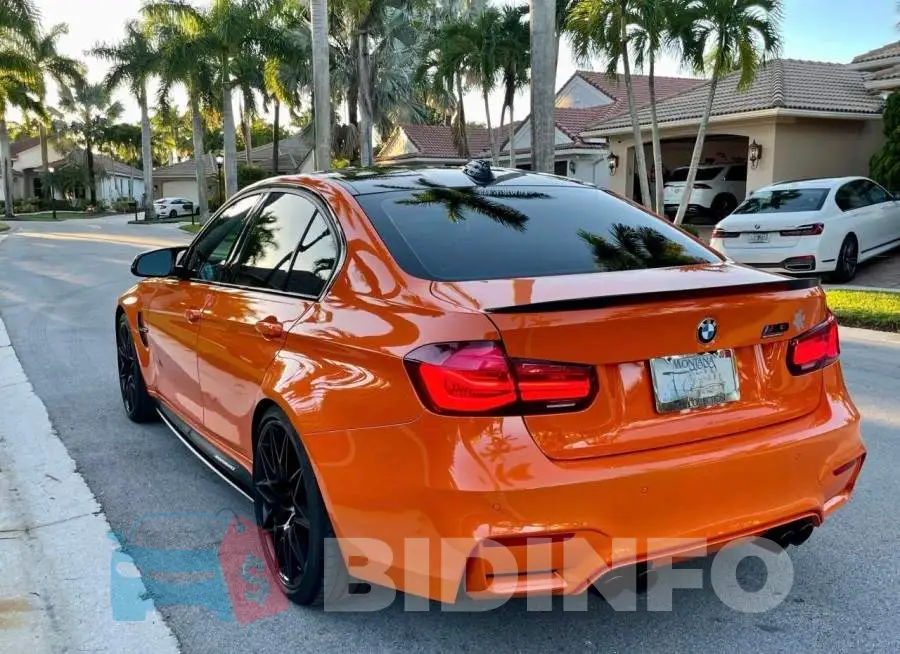 WBS8M9C56J5K98635 Photo# 3