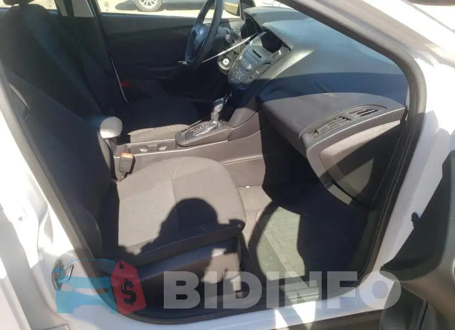1FADP3F23FL270019 Photo# 5