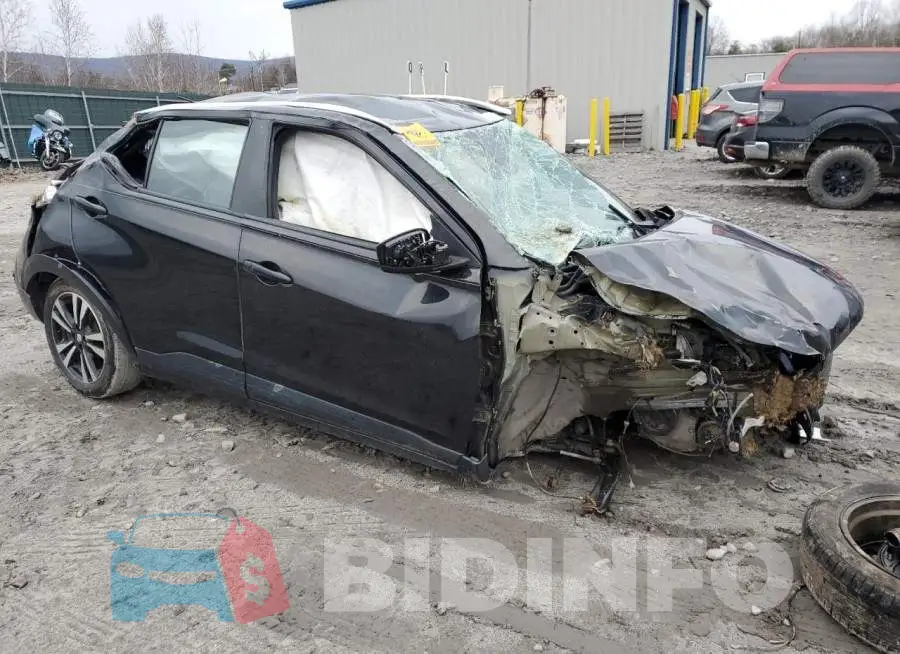 3N1CP5CU2JL498245 Photo# 4