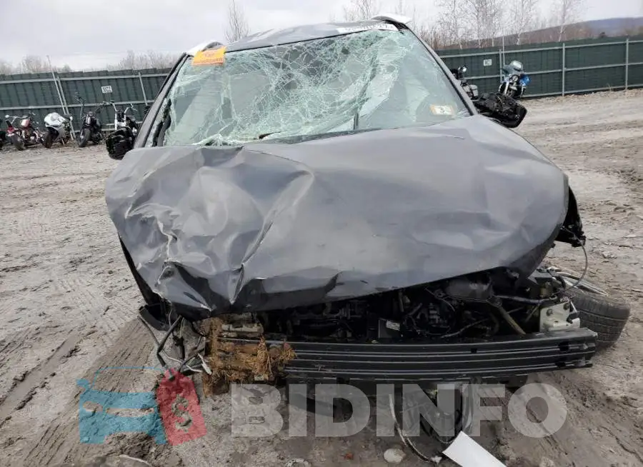 3N1CP5CU2JL498245 Photo# 5