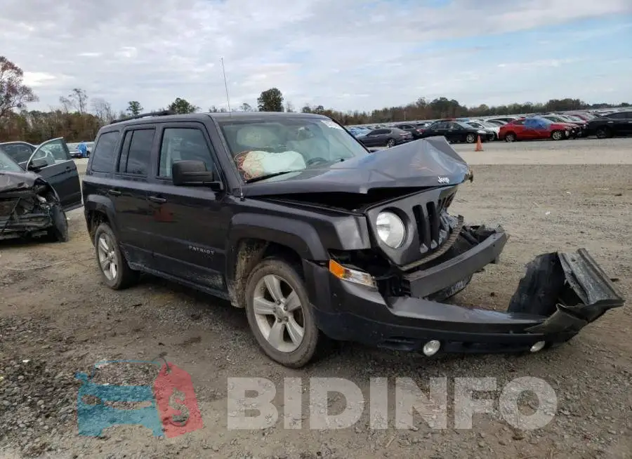 1C4NJPFB9GD612396 Photo# 4