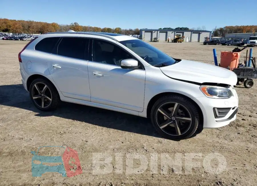 YV4902RS3F2743074 Photo# 4