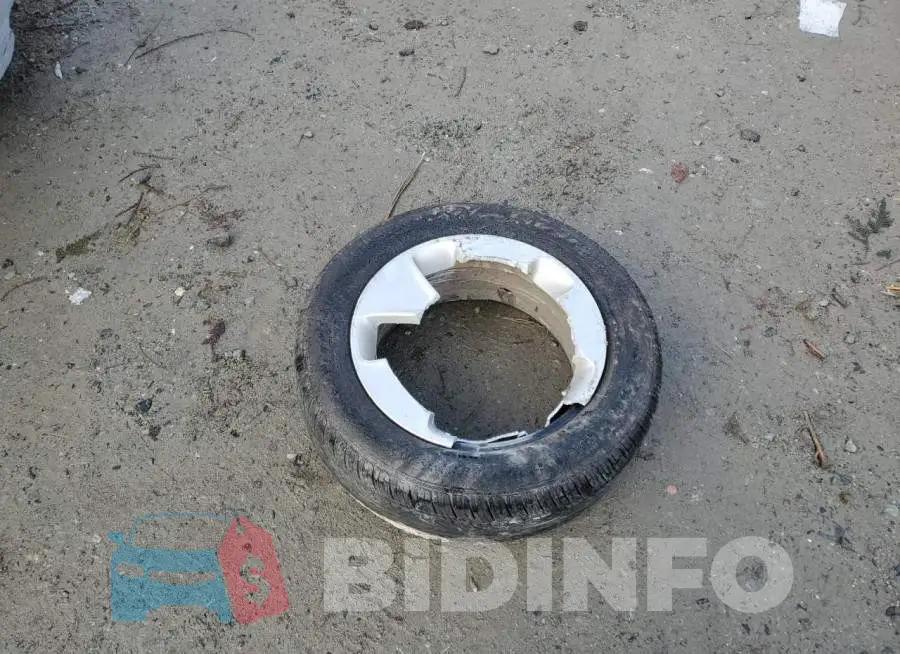 KNDJN2A26F7765084 Photo# 12