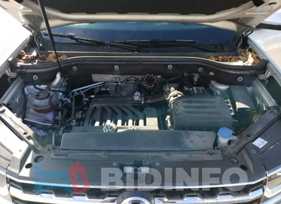 1V2MR2CA8KC538159 Photo# 12