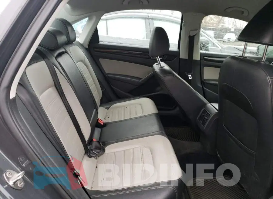 1VWBT7A3XFC018057 Photo# 10