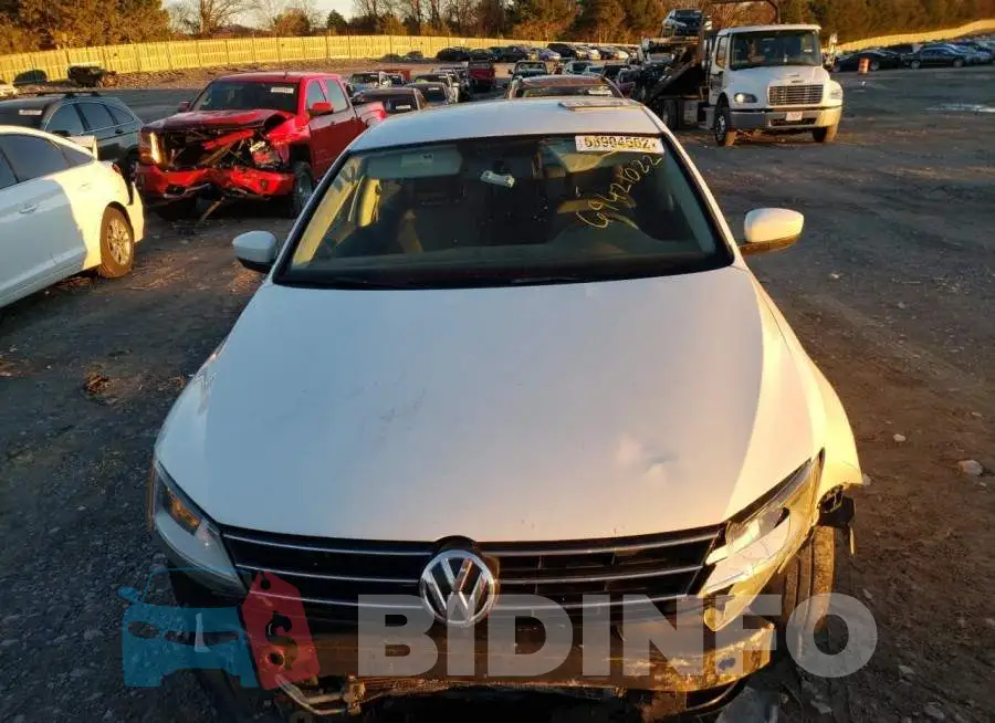 3VW2B7AJ5HM284525 Photo# 5
