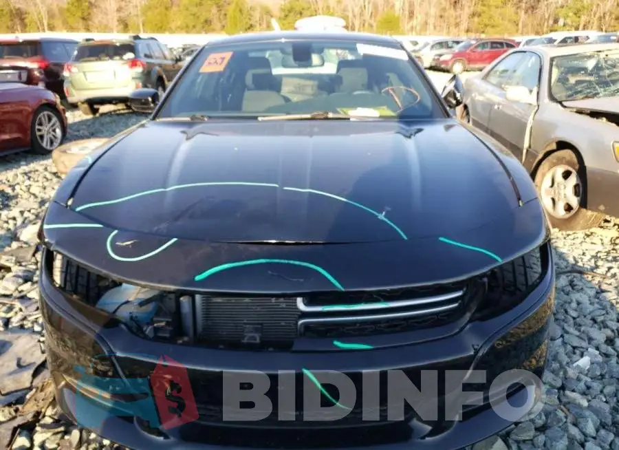 2C3CDXBG8FH778527 Photo# 5