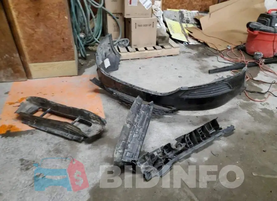 1FADP3E27JL220993 Photo# 12