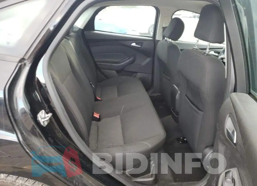 1FADP3F24GL318032 Photo# 10