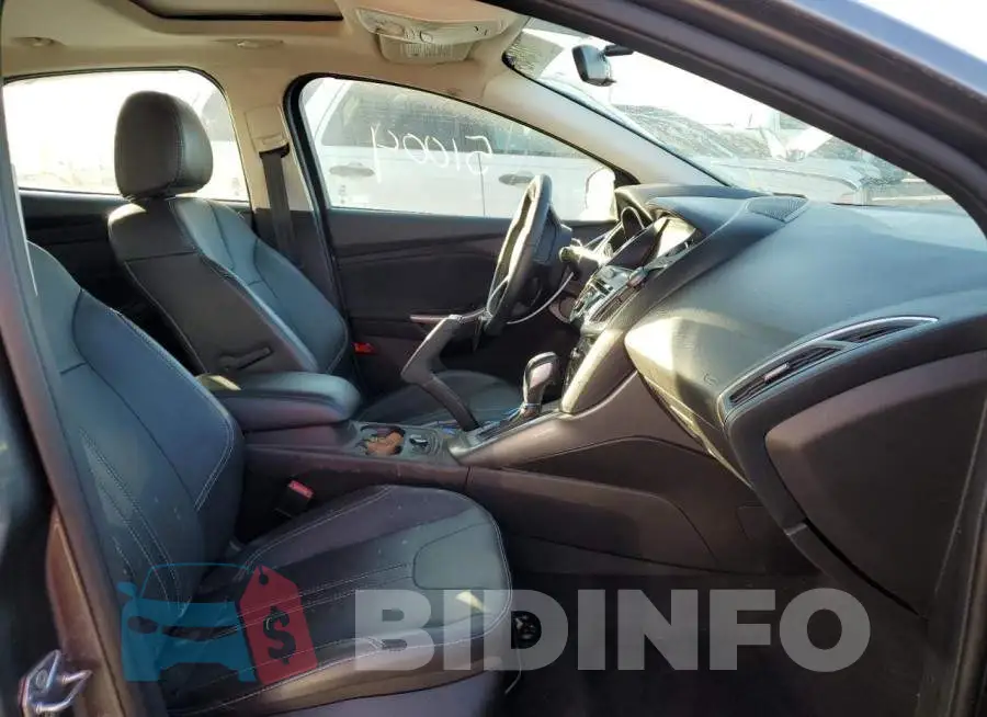 1FADP3N21EL433363 Photo# 5