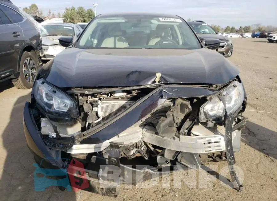 19XFC2F5XHE211791 Photo# 5