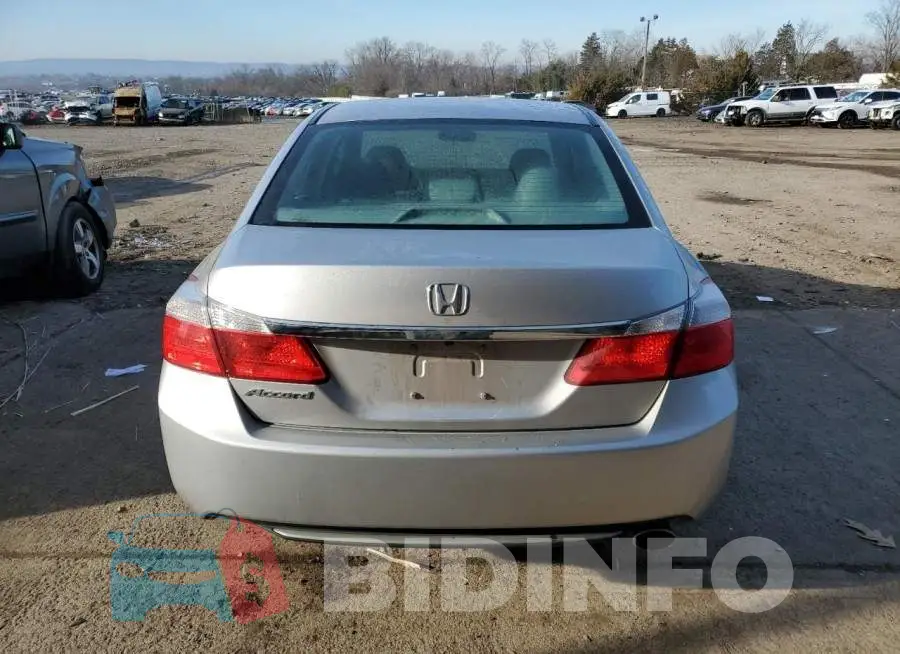 1HGCR2F33FA128642 Photo# 6