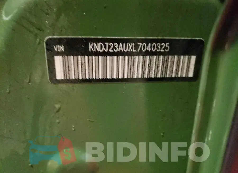 KNDJ23AUXL7040325 Photo# 14