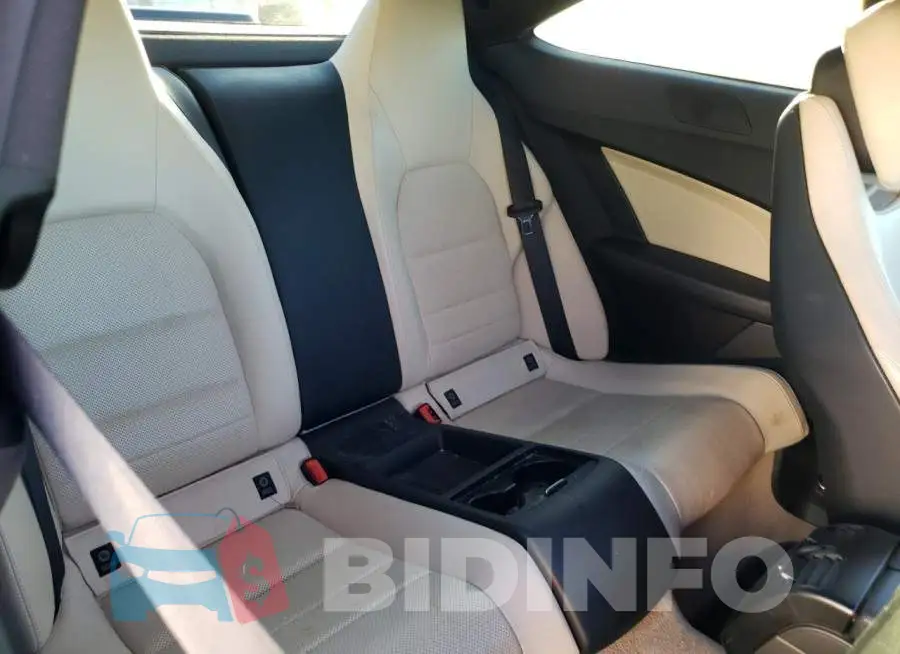 WDDGJ4HB4FG419631 Photo# 10