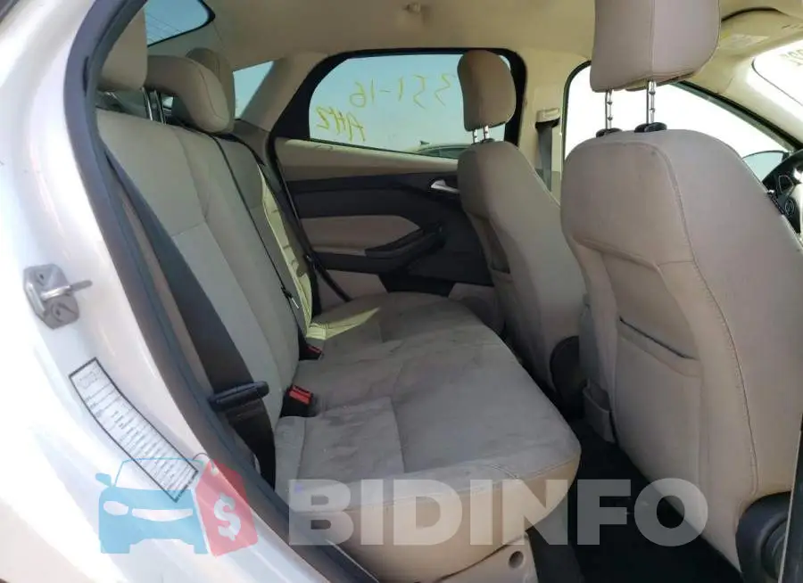 1FADP3F28GL271586 Photo# 6