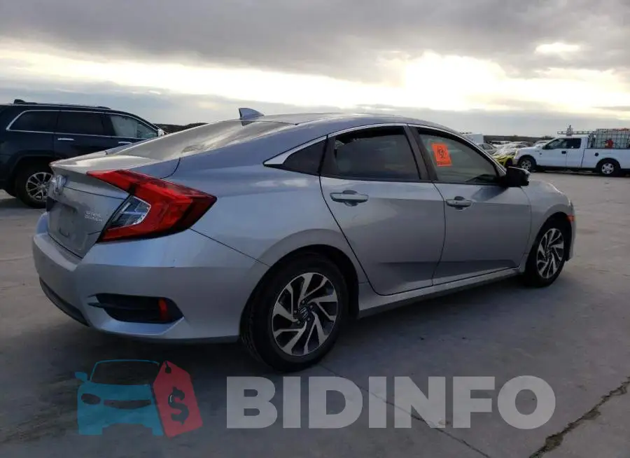19XFC2F72HE217599 Photo# 3
