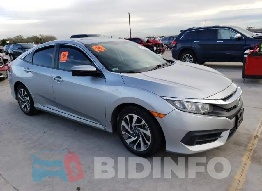 19XFC2F72HE217599 Photo# 4
