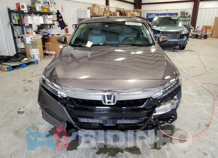 1HGCV1F42KA102607 Photo# 5
