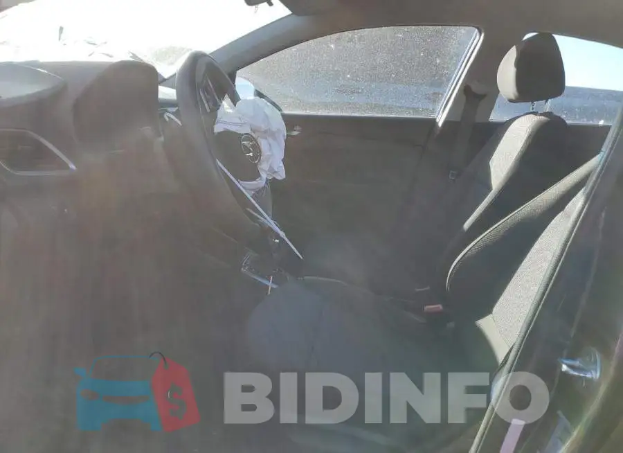 3KPC24A39JE020618 Photo# 7