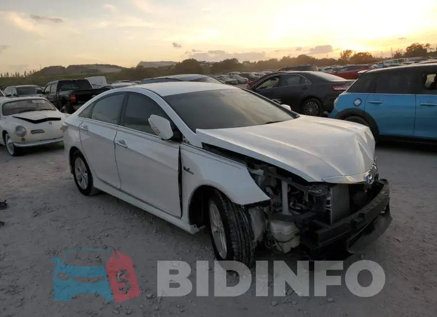 KMHEC4A43FA125238 Photo# 4