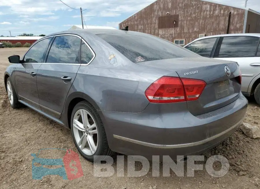 1VWBS7A3XFC028333 Photo# 3